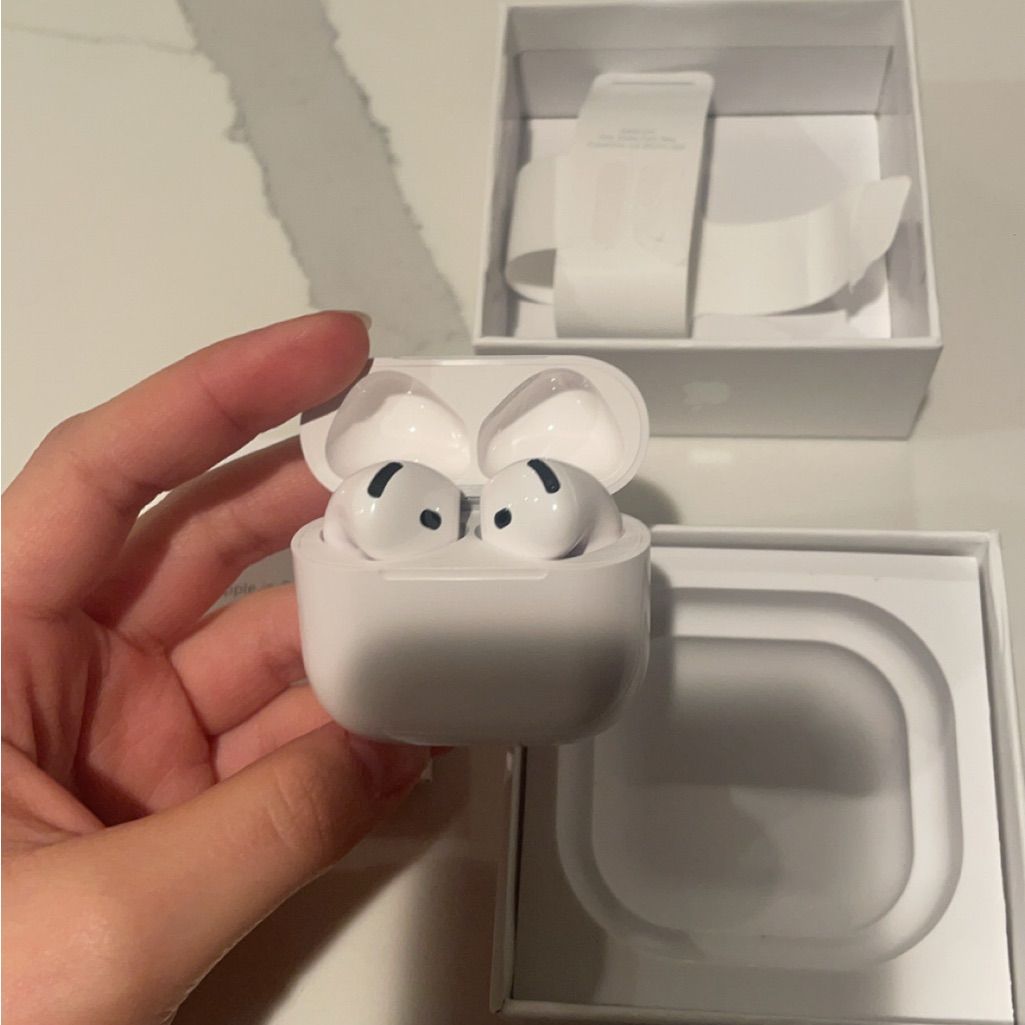 Apple AirPods 4